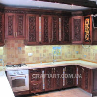 різьблена кухня