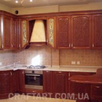 різьблена кухня